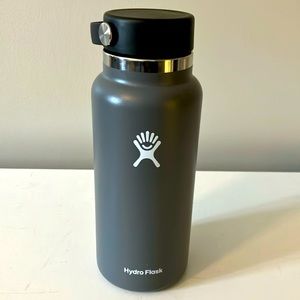 Hydro Flask, Wide Mouth w/ Flex Cap 32oz. Gray. Condition: NO dents/scratches.